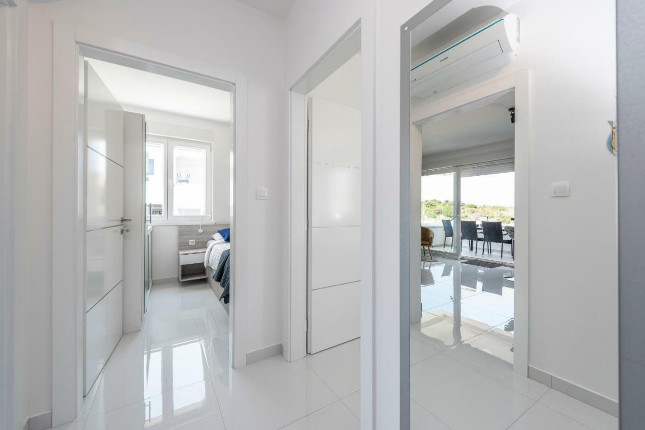 Adris 2 Luxury Modern Apartment With A Pool Novalja Exterior foto